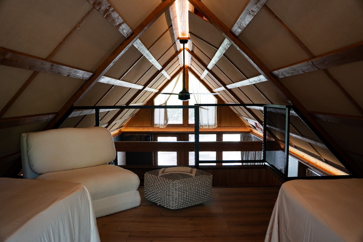 Private entrance to the beachfront loft